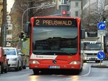 Mercedes Gelenkbus Nr.302 der ASEAG als Linie 2 am 11.12.2011 am Theaterplatz in Aachen.