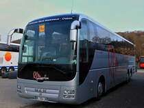MAN Lion's Coach am 15.12.2011 auf dem Aachener Bendplatz, dem Busparkplatz fr die Besucher des Aachener Weihnachtsmarkts.