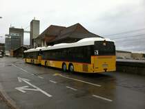 2 der 3 neu beschafften 3-achsigen Hess Kurswagen von Steiner + Co. Messen. Lohn-Lterkofen, 15.12.2011. (Handyfoto)