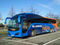 Aus England: Bluebird, Weymouth - BC11 BBC - Plaxton am 25. Dezember 2011 in Thun, Seestrasse
