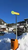 Das Schild f�r die Bushaltestelle Brixlegg Volksschule am 15.1.2012.
