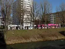 MAN Bus mit der Betriebsnummer 781 und der Vollwerbung f�r energieschweiz.ch und der Mercedes Citaro mit der Betriebsnummer 720 und der Vollwerbung f�r das Einkaufscenter St�cki an der Endstation der Linie 36 in Kleinh�ningen. Die Aufnahme stammt vom 14.01.2012.