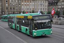 MAN Bus mit der Betriebsnummer 773 berquert die Mittlere Rheinbrcke Richtung Haltestelle Rheingasse. Die Aufnahme stammt vom 13.08.2011.