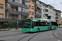 Mercedes Citaro mit der Betriebsnummer 703 auf der Linie 34 am Kronenplatz in Binningen. Die Aufnahme stammt vom 13.08.2011.