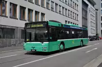 MAN Bus mit der Betriebsnummer 823 f�hrt zur Haltestelle Schiffl�nfe auf der Linie 33. Die Aufnahme stammt vom 17.08.2011.