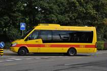 Mercedes Sprinter mit der Betriebsnummer 21 auf einer Fahrschulfahrt in der Nhe von Aesch. Die Aufnahme stammt vom 16.08.2011.