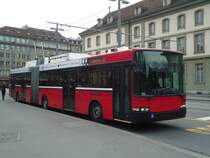 Bernmobil, Bern - Nr. 4 - NAW/Hess Gelenktrolleybus am 9. Januar 2012 beim Bahnhof Bern