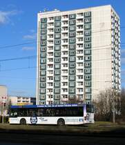 Werbung f�r easy Credit  Erreichen Sie Ziele, die auf keinem Fahrplan stehen  empfohlen durch Dresdner Volksbank Raiffeisenbank eG an einem MAN-Bus der Linie 70 in Dresden-Gorbitz; 16.02.2008
