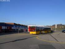 Postauto/Regie Endingen AG 428 654 (MAN A20) am 16.1.2012 in Niederweningen. Als die Bahn im Wehntal gebaut wurde, plante man die Linie bis nach Dttingen weiter zu bauen, der Bau war sogar im Eisenbahnvekehrsgesetz vorgescherieben. Mangels Finanzierungsmglichkeiten wurde dieser aber immer weiter zurck geschoben, und als bergang ein Postautobetrieb eingefhrt. In den 60er-Jahren wurde dieser Pasus aber gekippt, dem Todesstoss fr die Weiterfhrung der Wehntaler-Linien. Seither besorgen Postautos den Betrieb zwischen Niederwenigen und Dttingen.