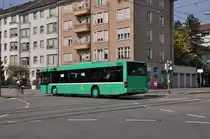 MAN Bus mit der Betriebsnummer 822 auf der Linie 38 f�hrt auf die Haltestelle Strassburgerallee ein. Die Aufnahme stammt vom 25.08.2011.