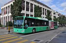 Mercedes Citaro mit der Betriebsnummer 722 auf der Linie 34 am Wettsteinplatz. Die Aufnahme stammt vom 24.08.2011.
