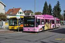 Mercedes Citaro mit der Betriebsnummer 728 auf der Linie 34 und Mercedes Citaro der BLT mit der Betriebsnummer 74 auf der Linie 60 in Bottmingen. Die Aufnahme stammt vom 15.09.2011.
 
