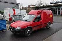Dienstfahrzeug der BLT auf dem Hof des Depots Hslimatt in Oberwil. Die Aufnahme stammt vom 13.01.2012. 