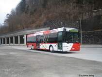 Neoplan N4416� Nr. 1 der AS (Autobetrieb Sernftal) steht am 16.2.08 in Schwanden. Er wartet als Entlastungsbus auf den Grossanstrum von Skifahrern, die nach Elm gehen wollen.