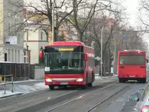 Dichter Linientakt beim Ersatzverkehr entsch�digt f�r die l�ngeren Fahrzeiten. Ersatzverkehr f�r die S3 w�hrend der Bauarbeiten am Bahnhof Karlshorst in der Ehrlichstra�e. UER-B 510 von der Firma URB, 29.1.2012, Berlin