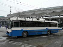 VBL Luzern - NAW-Hess Trolleybus Nr.263 bei den Haltestellen vor dem Bahnhof Luzern am 01.02.2012
