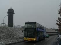 B-V 3168 bei eiskalten -12C auf der Kynaststrae am Ostkreuz in Berlin. Im Hintegrund der Wasserturm des Ostkreuz. 5.2.2012