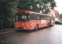 Zu meinem Einstand in dieser Community mchte ich ein Bild von meinem Lieblingsbus zeigen.

Wagen 3630, ein MB O 305 G vom Baujahr 1980, der Essener Verkehrs-AG pausiert am 20.06.1996 an der Endhaltestelle Kupferdreh Marienbergstrae. Dank seiner Fahrschuleinrichtung wurde er bis zur Ausmusterung der letzten O 305 G im Jahre 1997 noch eingesetzt.