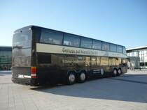 Ein Oldtimer Neoplan-Megaliner ex Stuttgarter-Hofbru, das kann man noch an den Radkappen erkennen.Der Bus stand auf dem Messegende in Stuttgart. Bei der Messe CMT.