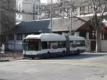 TPG Genf - Hess-Swisstrolleybus BGT-N2C  Nr.739 unterwegs auf der Linie 19 in der Stadt Genf am 18.02.2012