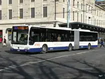 TPG Genf - Mercedes Citaro Nr.1142  GE 960892 unterwegs auf der Linie 1 in der Stadt Genf am 18.02.2012