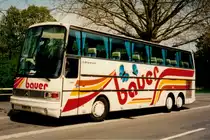 Eine Rarit�t aus dem Archiv: Der Setra S 215 HDS wurde nur von 1980 bis 1983 gebaut. Hier das gleiche Fahrzeug von  Bauer  wie auf dem vorhergehenden Bild, aber nach Neulackierung, Heidelberg April/Mai 1996