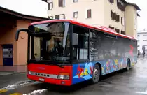 Samedan: SETRA Engadinbus der Linie 2 Richtung Diavolezza. (Aufnahme 07.03.2007)