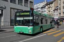 MAN Bus mit der Betriebsnummer 826 auf der Linie 33 fhrt durch die Spiegelgasse Richtung Haltestelle Schifflnde. Die Aufnahme stammt vom 22.02.2012.