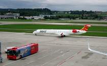 Flughafen Zrich Kloten, Transferbus Nr. 7. (Aufnahme 12.08.2006)