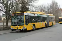 Der Hybrid Bus von Mercedes 462 007-5 stand am 15.03.2012 an der Endstadion in L�btau