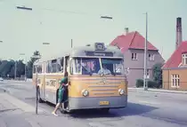 Kopenhagen AB Buslinie 113 nach Søvang (Leyland-DAB 1031 - Baujahr 1963, ausgemustert 1974) Amager Landevej im Juli 1970.