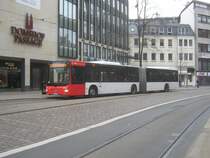 Der Wagen 4734 steht zum Fahrgastwechsel an der Haltestelle Sch�sselkorb. Der Wagen f�hrt auf der Linie 25 zum Weidedamm.

Aufgenommen am 23.02.11 