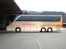 Setra 415 HDH de la maison Erich SANER � Laufon photographi� le 10.04.2012 devant le garage de l'entreprise