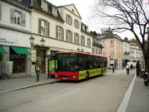 KA-SB 830 des S�dwestbus hat am 10.04.2012 auf der Linie 244 Dienst. Er ist auf dem Weg nach Bad Herrenalb, als er die Haltestelle Baden-Baden Leopolsplatz/Sofienstra�e verl�sst.