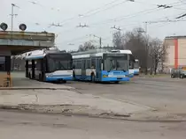 Ikarus 412T #310 und Ganz - Solaris Trollino 12 #324, Tallinna Trammi-ja Trollibussikoondis AS, 13.04.2012 Tallinn