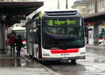 MAN Lion's-City Hybridbus Nr.204 als Testfahrzeug bei der VBSG.
Bahnhofplatz am 20.04.2012