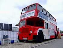 Bristol Lodekka Bj1956; wird anl�sslich des Bundesligaspieles SVR-Ried gegen Rapid-Wien Werbem�ssig aufger�stet; 120429