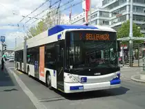 TL Lausanne - Nr. 833 - Hess/Hess Gelenktrolleybus am 13. Mai 2012 beim Bahnhof Lausanne