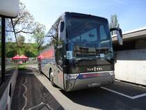 Van Hool TX de la maison Ruttimann adapté pour le transport de personnes en chaise roulante photographié le 17.05.2012
- Ce véhicule a été livré le 13.04.2012 !