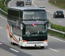 Setra 431 DT de la maison Eurobus photographi� le 17.05.2012 sur l'autoroute Zurich - Berne � la hauteur de Oensingen
