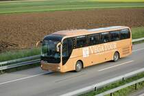 MAN Lion's Coach de la maison VegaTour (CZ) photographi� le 17.05.2012 sur l'autouroute Berne - Zurich � la hauteur de Oensingen 