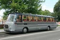 Top restaurierter Oldtimer Setra S 12  Nostalgie-Reisen Ockstadt , Baujahr 1967, komplett restauriert 2000 bis 2002, 12.05.2012 Bruchsal, mehr Information unter http://www.powalski.com/restaurationsbericht/2004/Reimche_S_12.php


