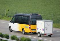 Mercedes-Benz Sprinter de la maison H�sler photographi� le 17.05.2012 sur l'autoroute Berne - Zurich � la hauteur de Oensingen 