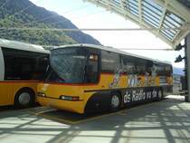 PostAuto Graubnden - GR 159'347 - Neoplan (ex P 25'139) am 17. Mai 2012 in Chur, Postautostation (mit Vollwerbung fr  Radio Grischa )