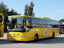 MB-Tourismo von Eichberger-Reisen startet vor der Keine-Sorgen-Arena Ried mit SVR-Fuballfan´s Richtung Wien; 120520