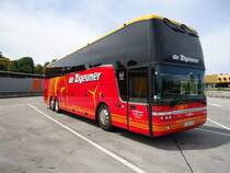 van Hool T917 de la maison Die Zigeuner photographi le 27.05.2012 sur l'aire de repos de Pratteln