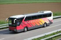 Mercedes Benz Tourismo de la maison Hardegger photographi sur l'autoroute Berne - Zurich le 27.05.2012