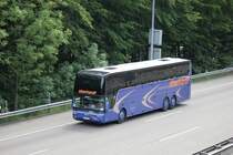 van Hool T918 de la maison Eberhardt photographi� le 27.05.2012 sur l'autoroute Berne - B�le 