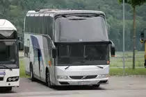 Volvo immatricul� au Portugal photographi� le 31.05.2012 devant le garage Volvobus (Suisse) � Munchenbuchsee