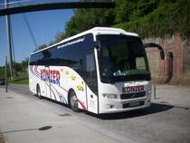 Volvo 9700 von Knzer aus Deutschland im Stadthafen Sassnitz am 28.05.2012